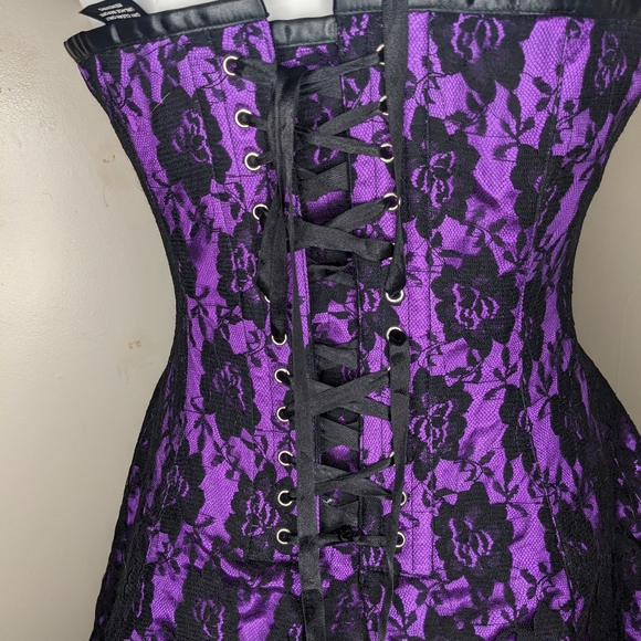 Vintage Corset Dress - Picture 2 of 12